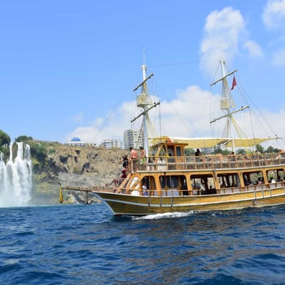 Antalya'da Yüzme Molaları Dahil Aşağı Düden Şelalesi Tekne Turu