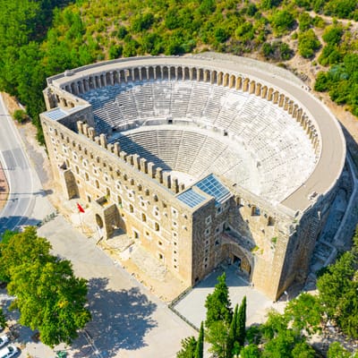 Entdecken Sie Perge, Aspendos und Side auf einer geführten Tour ab Antalya