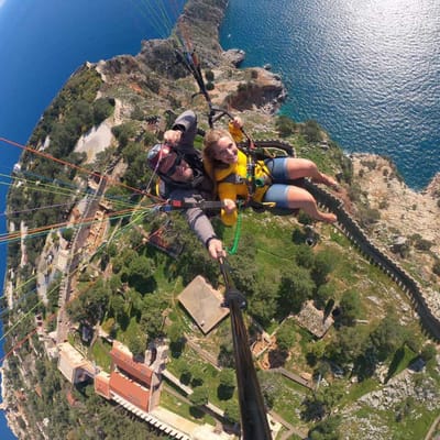 Tandem-Gleitschirmflug von Antalya nach Alanya mit Strandlandung