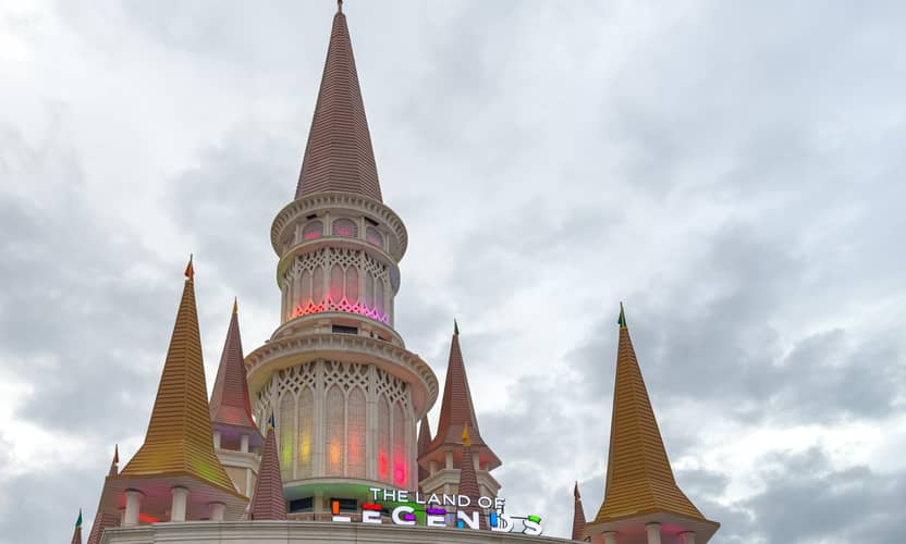 Espectáculo nocturno Land of Legends con traslado en Antalya 2