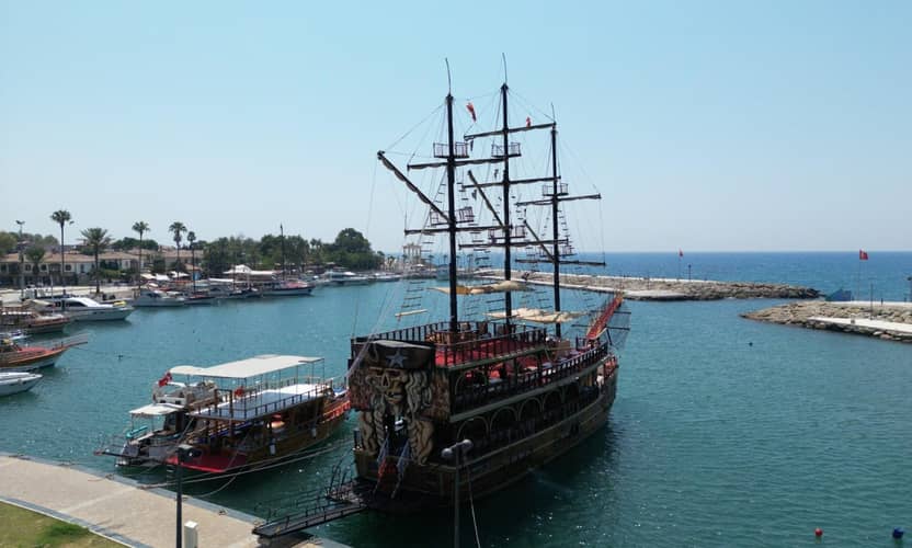 Side Pirate Boat Tour – A Full Day at Sea with Lunch & Transfer 3