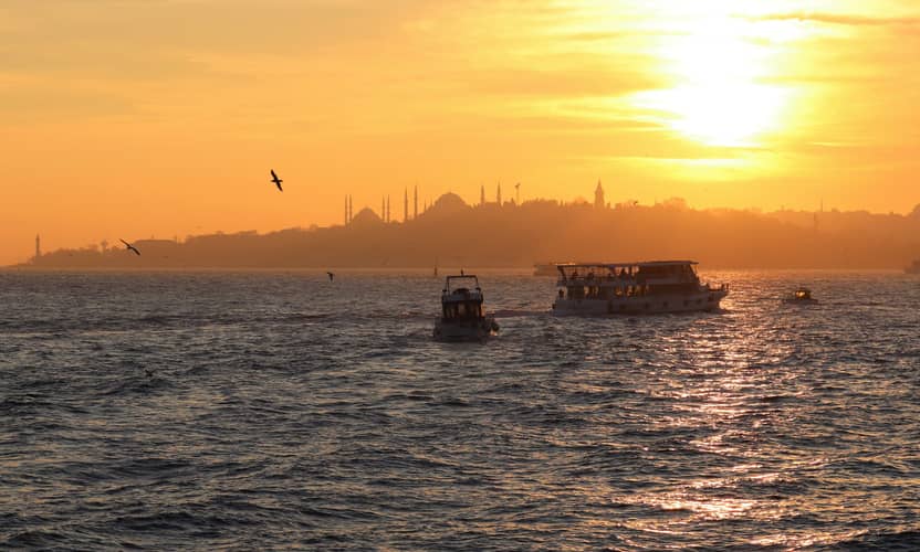 Yate de lujo al atardecer en el Bósforo – Máximo 25 pasajeros 1