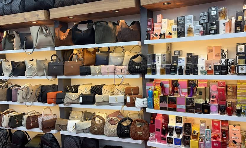 Side Outlet Shopping Tour with Free Hotel Transfer 6