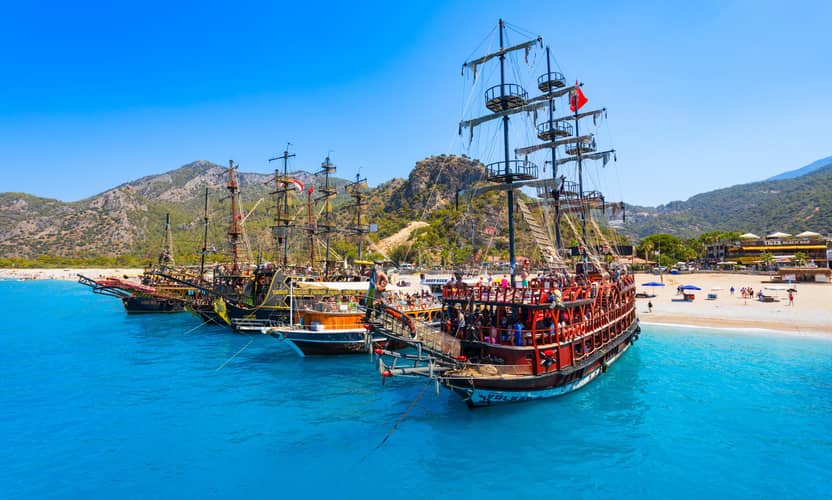 Tour en Barco Pirata en Side con Almuerzo, Traslado y Bebidas 1