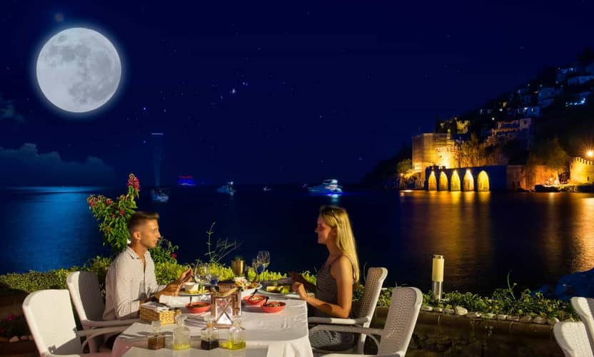 Comer en el puerto de Alanya junto a la Torre Roja con traslado 4