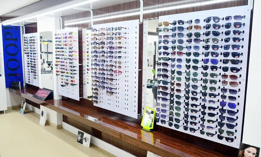 Dilarya Optic Tour from Side Premium Vision Care Experience 5