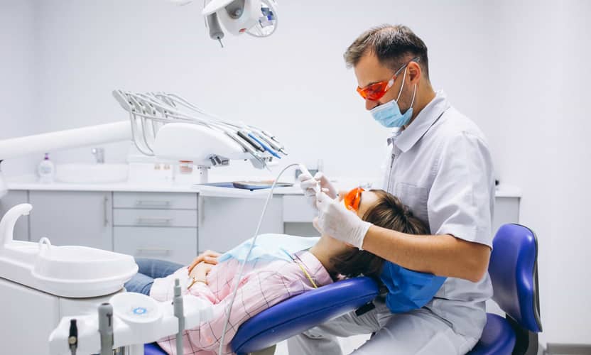 علاج الأسنان في ألانيا داخل عيادة ابتسامة متميزة 2