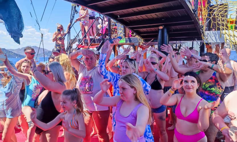 From Marmaris: Pirate Boat Trip / Lunch & Unlimited Soft Drinks 8
