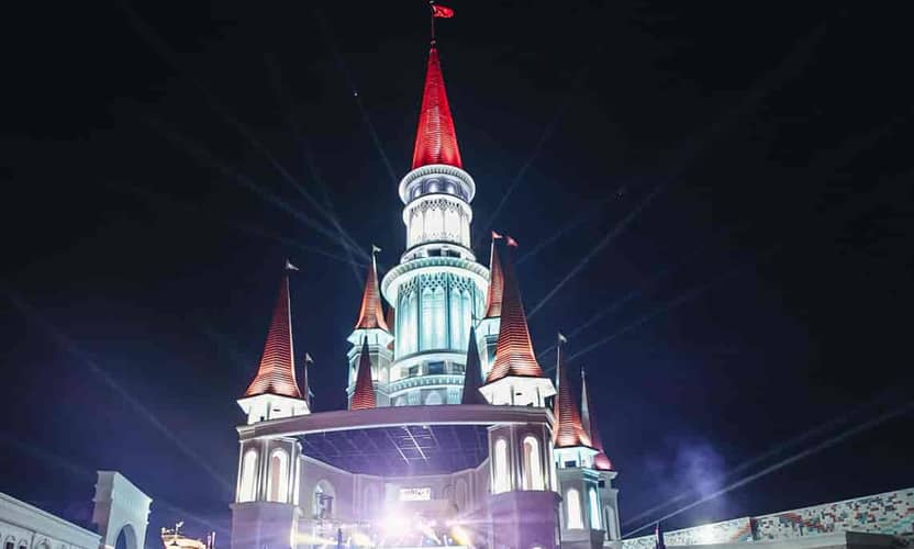 Land of Legends Nachtshow ab Antalya mit Bootsparade 8