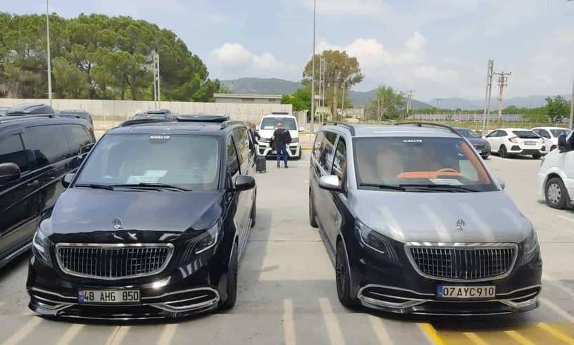 Side Private Airport Transfer in a Luxury Car for 1 to 4 2