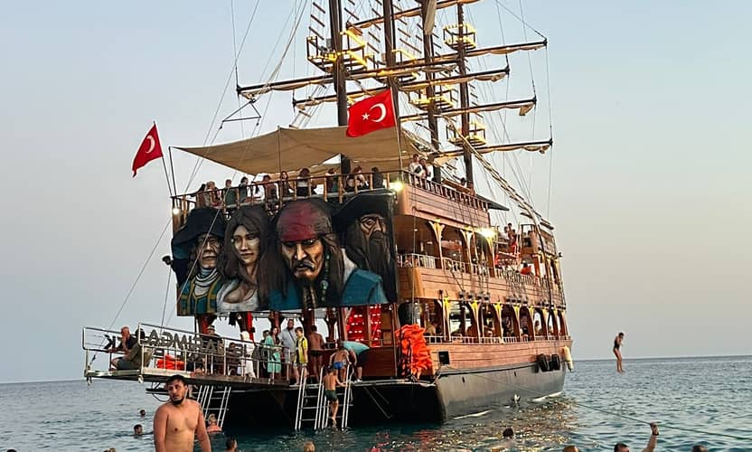 Alanya Adults Only Pirate Boat Trip with Lunch 1